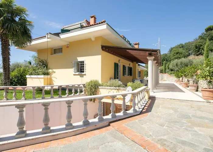 Lunense By Vacavilla Villa *