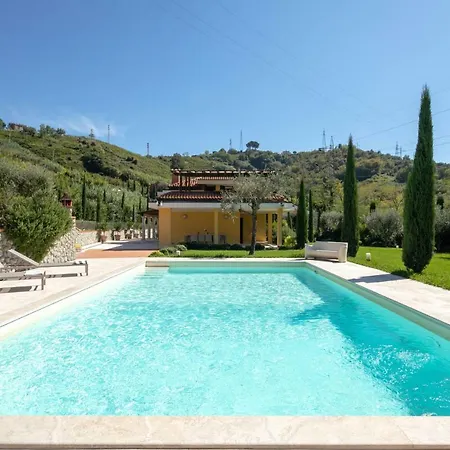 Villa Lunense By Vacavilla